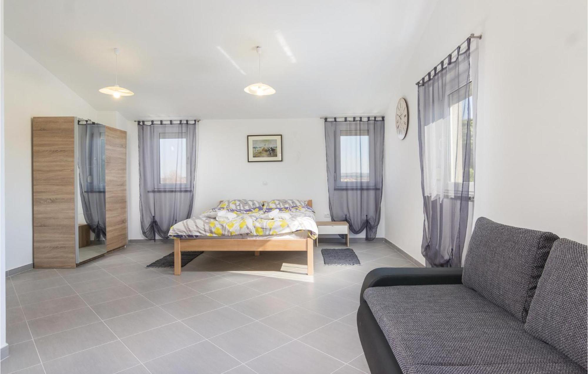 8 Bedroom Awesome Home In Pula Buitenkant foto