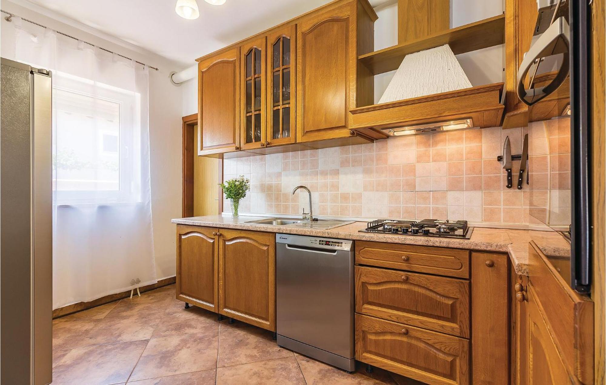 8 Bedroom Awesome Home In Pula Buitenkant foto