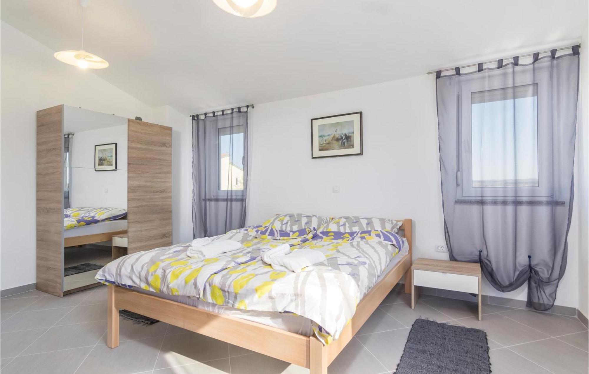 8 Bedroom Awesome Home In Pula Buitenkant foto