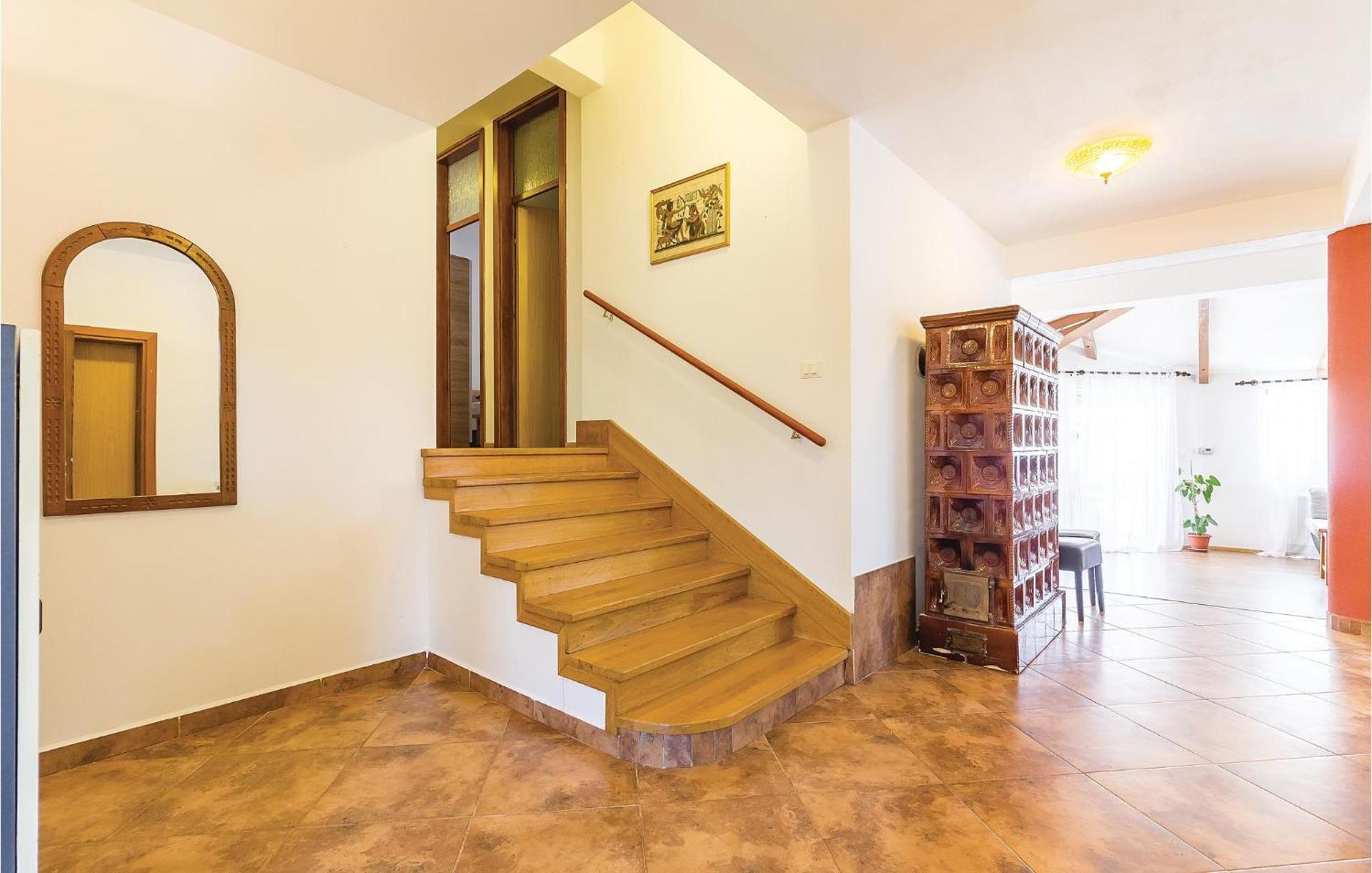 8 Bedroom Awesome Home In Pula Buitenkant foto